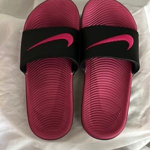 Nike slides